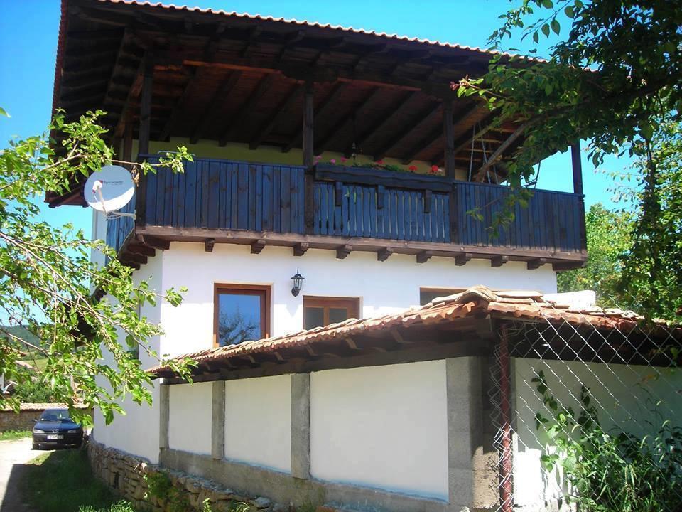 Къща за гости Яна Hotel Tŭrkasheni Екстериор снимка
