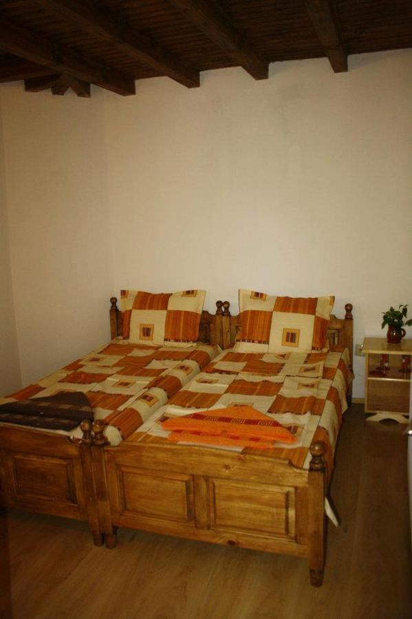Къща за гости Яна Hotel Tŭrkasheni Екстериор снимка