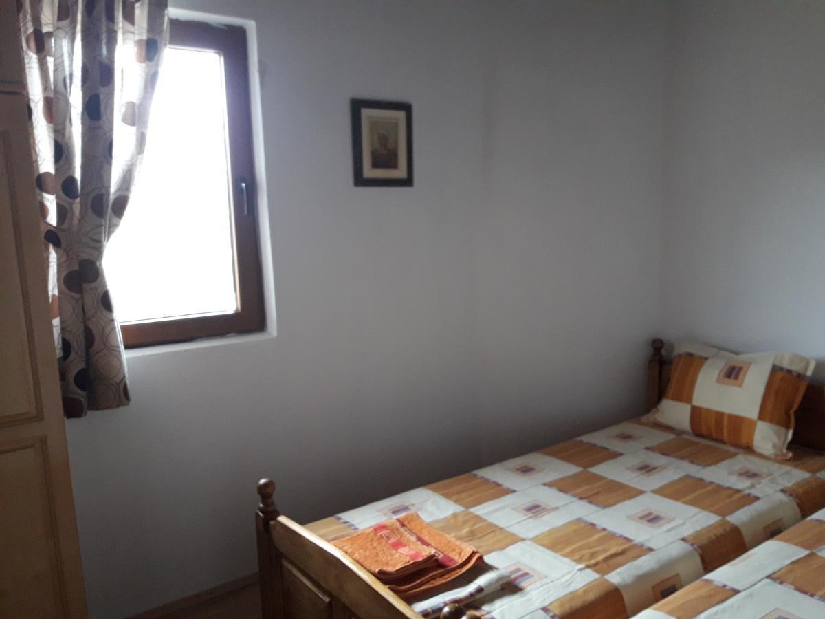 Къща за гости Яна Hotel Tŭrkasheni Екстериор снимка