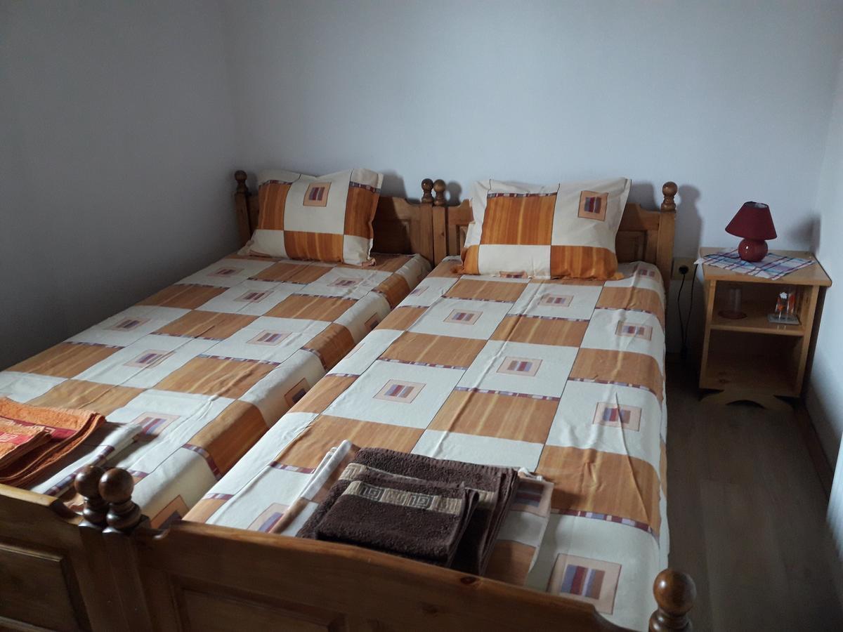 Къща за гости Яна Hotel Tŭrkasheni Екстериор снимка